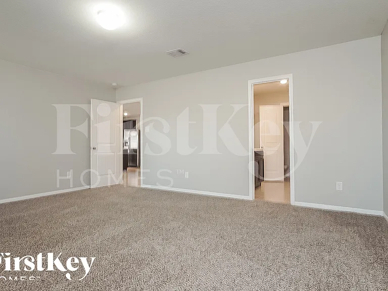 29018 Innes Park Pl — Photo 9