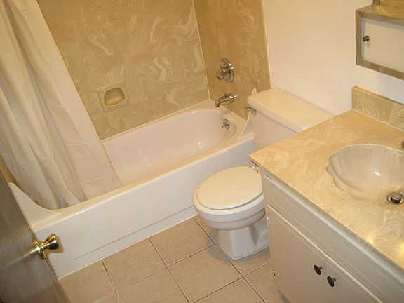 4th image of 305 Liberty St #C