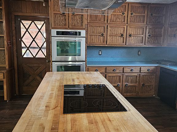 3rd image of 135 Longview Rd