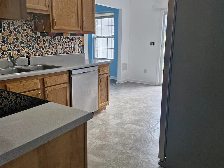 102 Milford Ter #102 — Photo 4