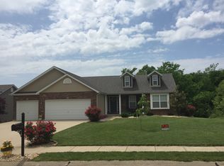 215 Elizabeth Dr, Columbia, IL 62236