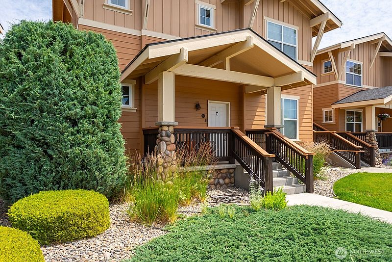 4th image of 4395 Westshore Drive NE #802