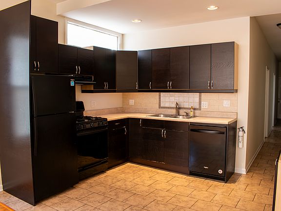 3rd image of 1720 N Western Ave #1