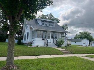 228 Elizabeth St, Baraboo, WI 53913