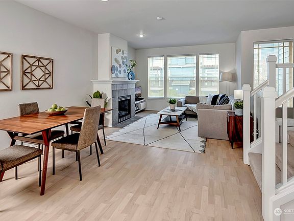 3rd image of 16137 NE 90th Way
