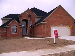 50290 Cheltenham Dr, Macomb, MI 48044