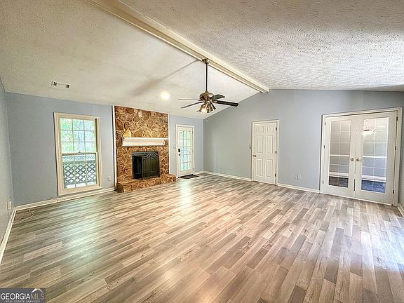 4th image of 112 Greenbriar Trl