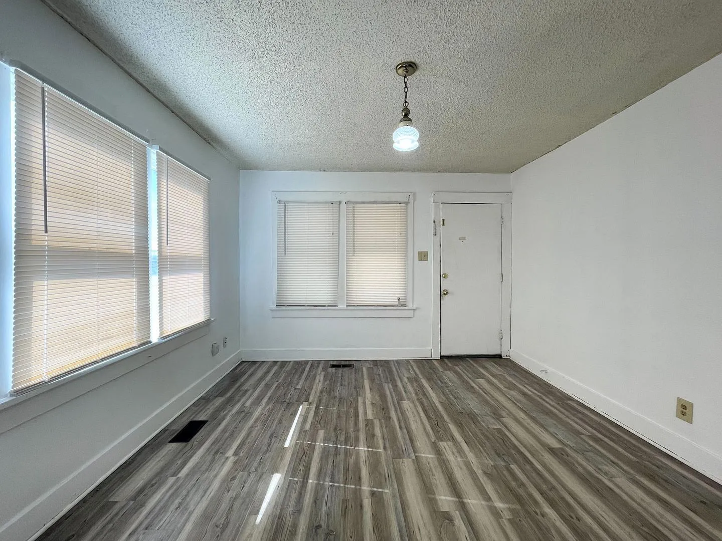 1200 N Severance St — Photo 3