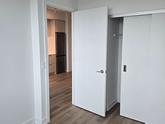 5th image of 101 John St S #907