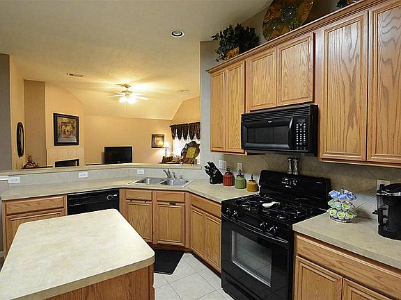 3rd image of 15959 Cottage Ivy Cir