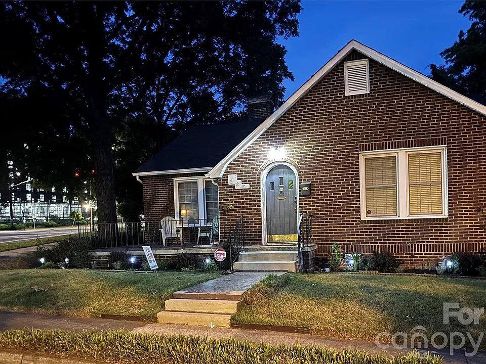 223 Victoria Ave