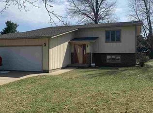2680 Crestwood Dr, Fremont, NE 68025