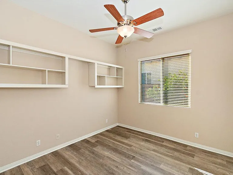80215 Queensboro Dr #80215 — Photo 17