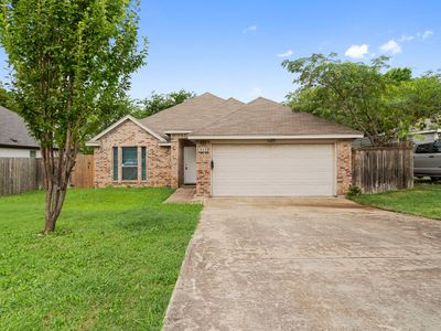 826 Tuskegee St, Grand Prairie, TX, 75051