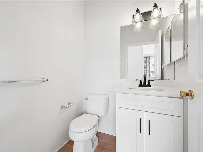 82 Hancock Dr — Photo 15