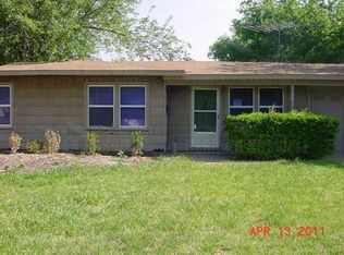 807 Raleigh Cir, Arlington, TX 76010