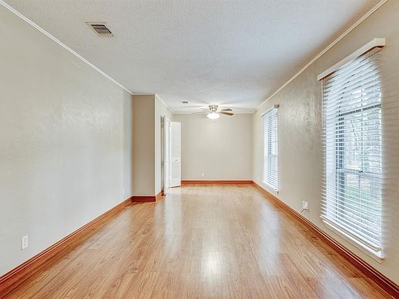 5th image of 3418 Hampshire Dr