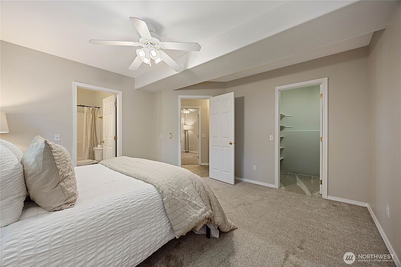 4th image of 2307 W Woodin Avenue #1E