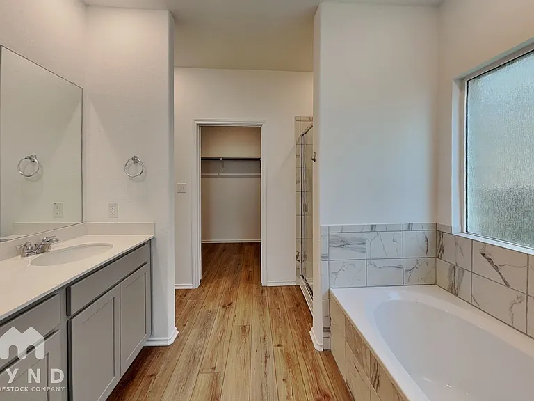 428 Sebring Cir — Photo 10