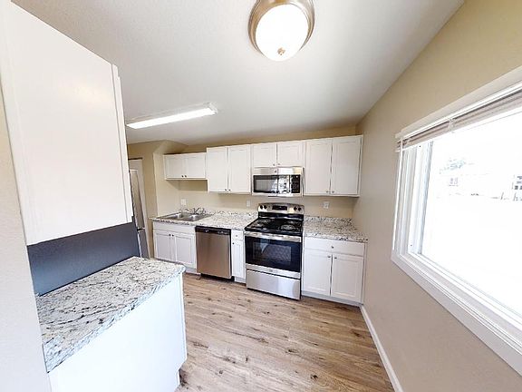 4th image of 2413 E Saint Vrain St #Street101
