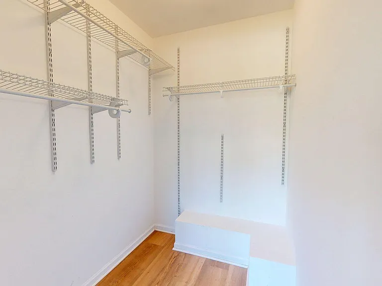 1376 Addington Ln — Photo 15