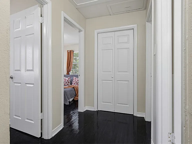 1095 Texas Pkwy — Photo 21