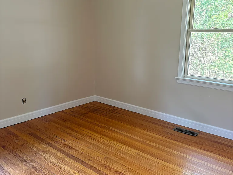 2524 Thrush Dr — Photo 5