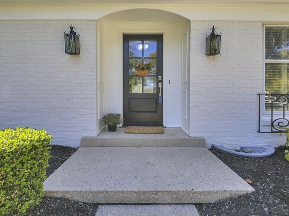 4th image of 4141 Chadbourne Dr