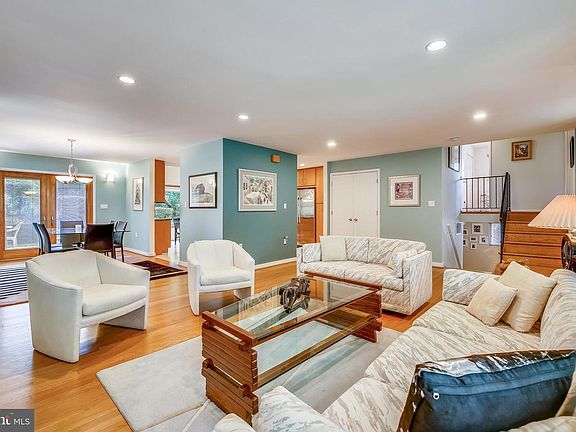 5th image of 5008 Elsmere Pl