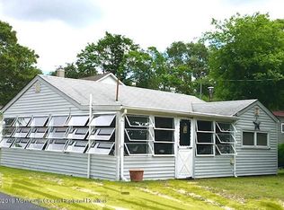 7 Central Ave, Waretown, NJ 08758