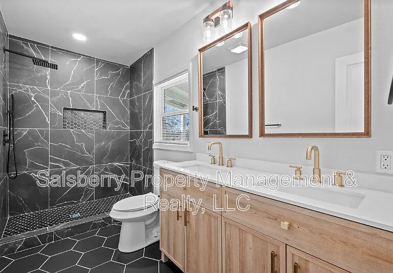 71 Crown Rd — Photo 15