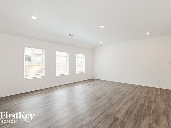 3rd image of 7643 Jasmine Forest Ln