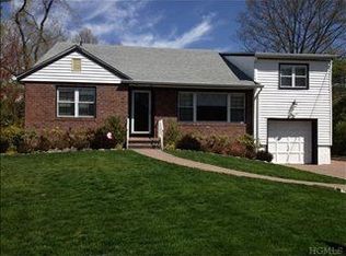 8 Turner Dr, New Rochelle, NY 10804