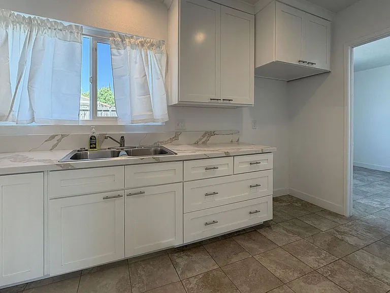 228 Janan Ct — Photo 4