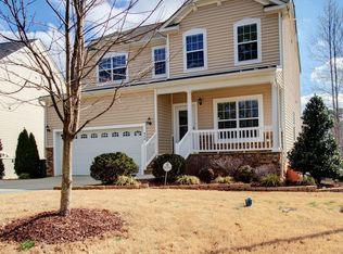 572 Wellspring Dr, Holly Springs, NC 27540