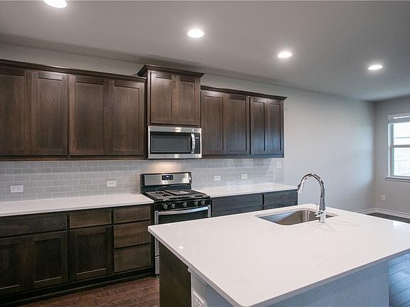 5th image of 5912 Agostino Dr