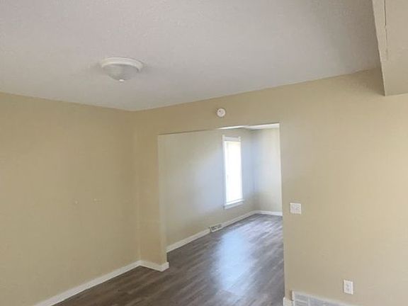 3rd image of 2114 Woodford St