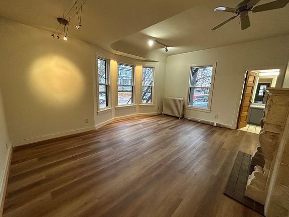 4th image of 263 Ashland Ave #1
