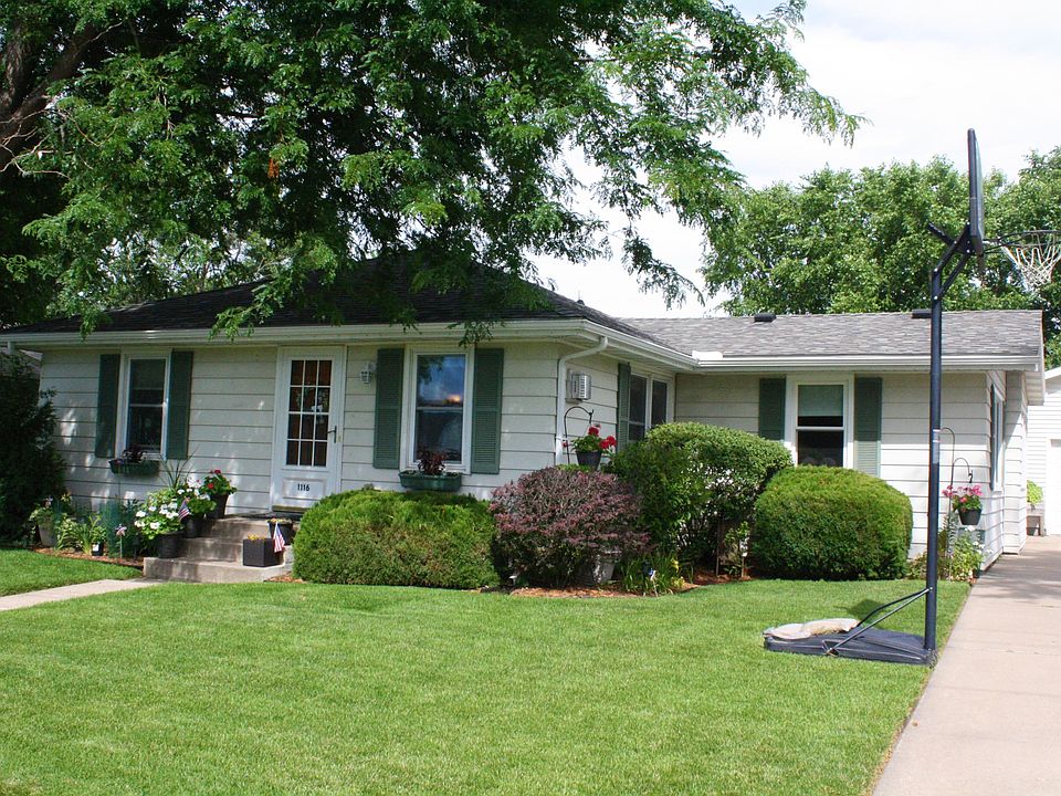 1st image of 1116 E Ave N