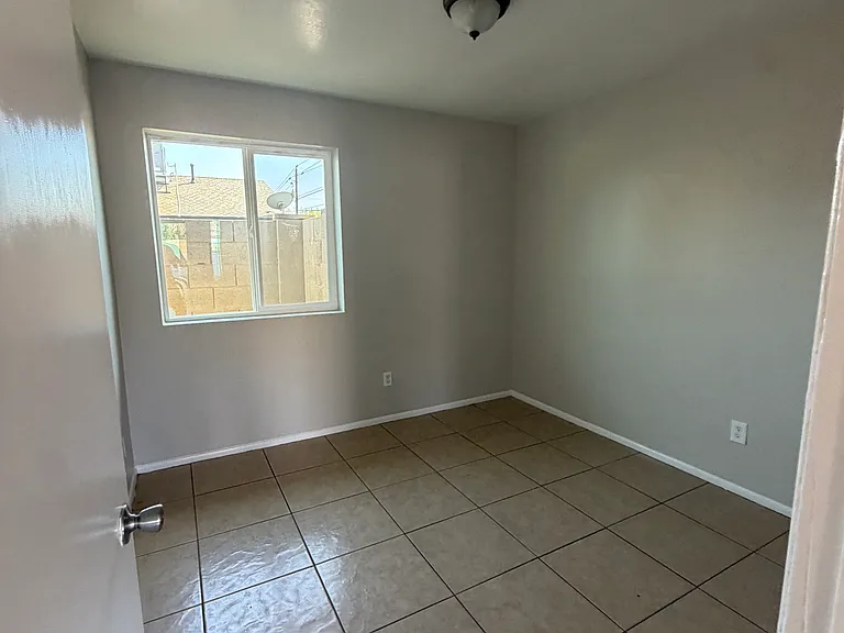 10403 N 15th Ave #1 — Photo 5