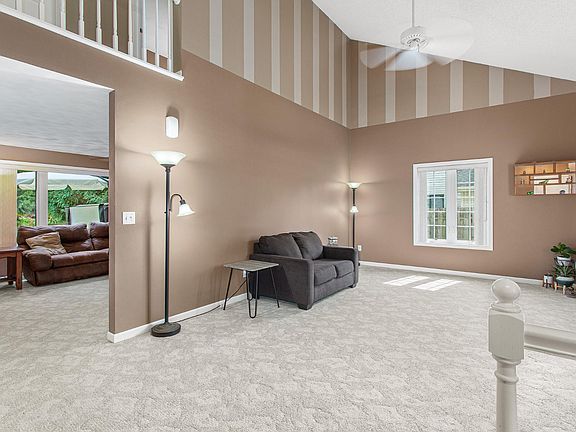 4th image of 2073 E Prairie Creek Dr