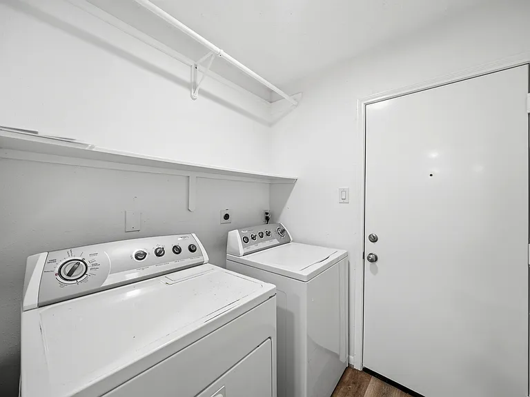 12931 Westella Dr — Photo 21