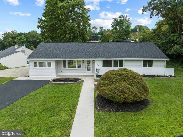 8815 Delphine Rd, Glenside, PA 19038