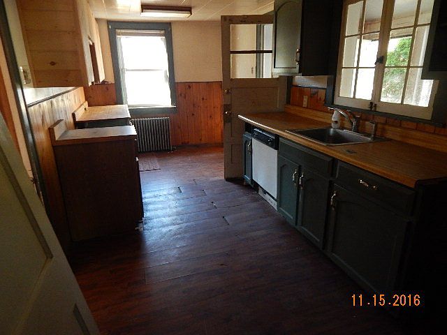 2nd image of 51 Ausable St