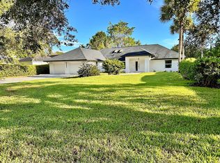 520 Bald Eagle Dr, Naples, FL 34105