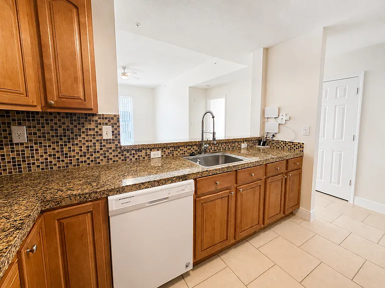 1203 Town Center Dr #314 — Photo 5