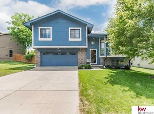 15517 Newell St, Omaha, NE 68138