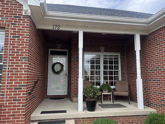 3rd image of 172 Shady Oaks Dr
