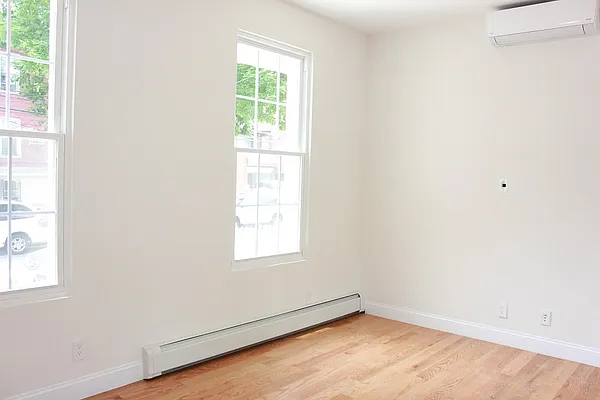 Rented by Realty 2000 Corp | media 28