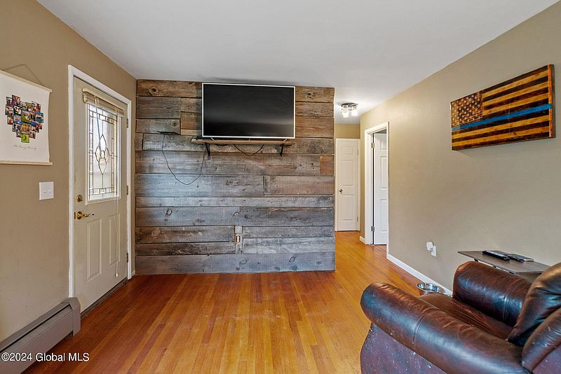 5th image of 327 Witter Road